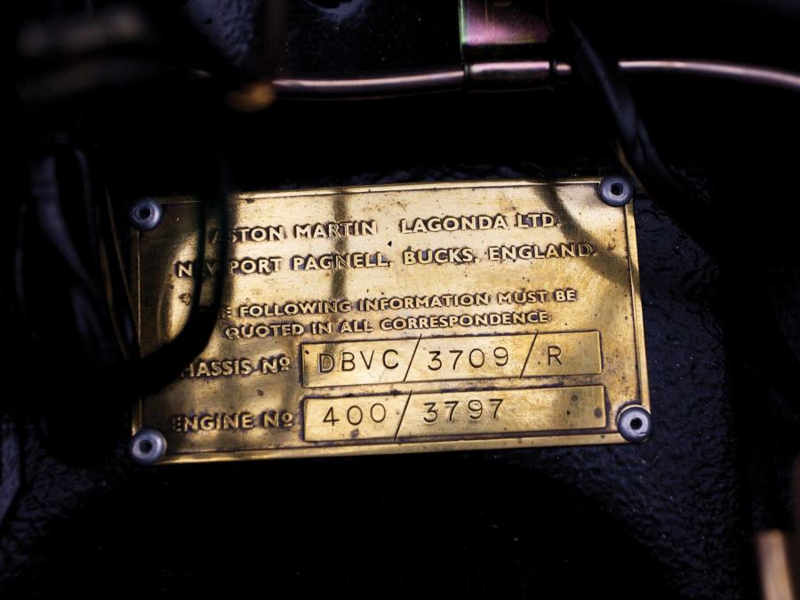 Логотип Aston Martin DB6 Volante (3709/R) 1968 года  (UK) (фото 7 из 24)